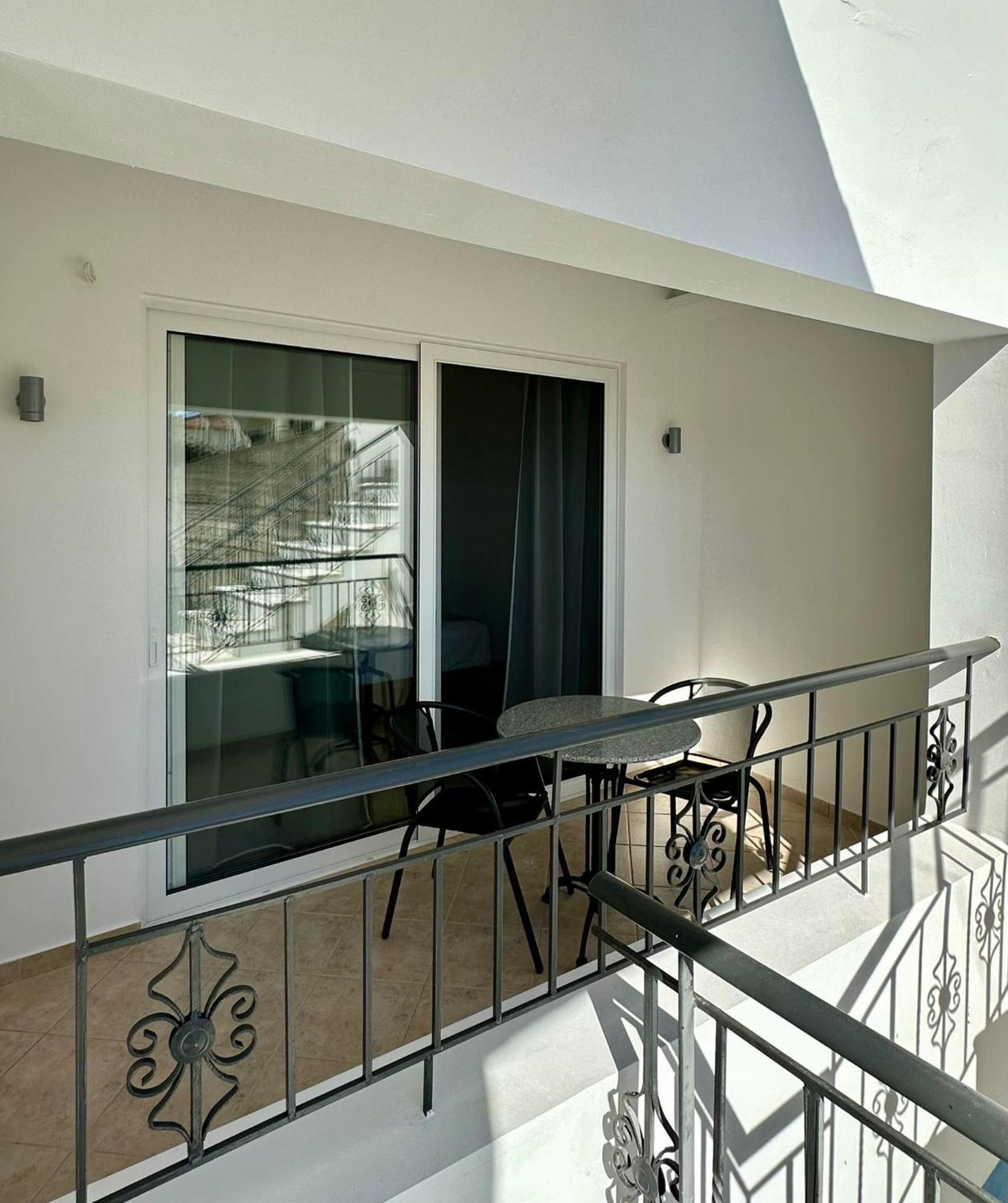 Azzurro Hotel Paleros Exterior foto